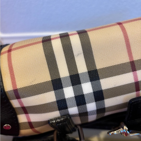 Burberry Nova Check Black Cream Shoulder Bag Authentic - Picture 13 of 16